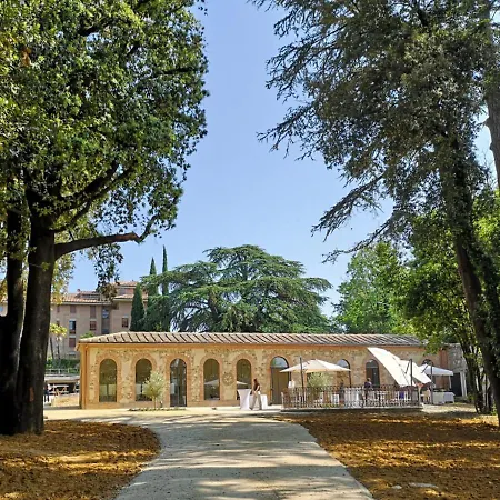 Hills Aparthotel
