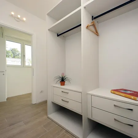 Hills Aparthotel *