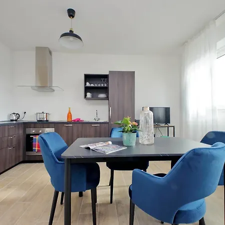 Hills Apartmanhotel *